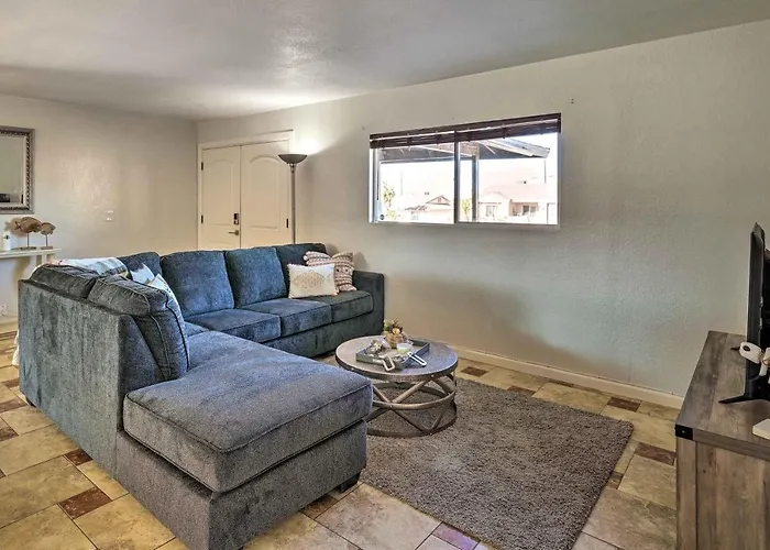 Holiday home 5 Mi To Marina: Havasu W/ Pool! Lake Havasu City